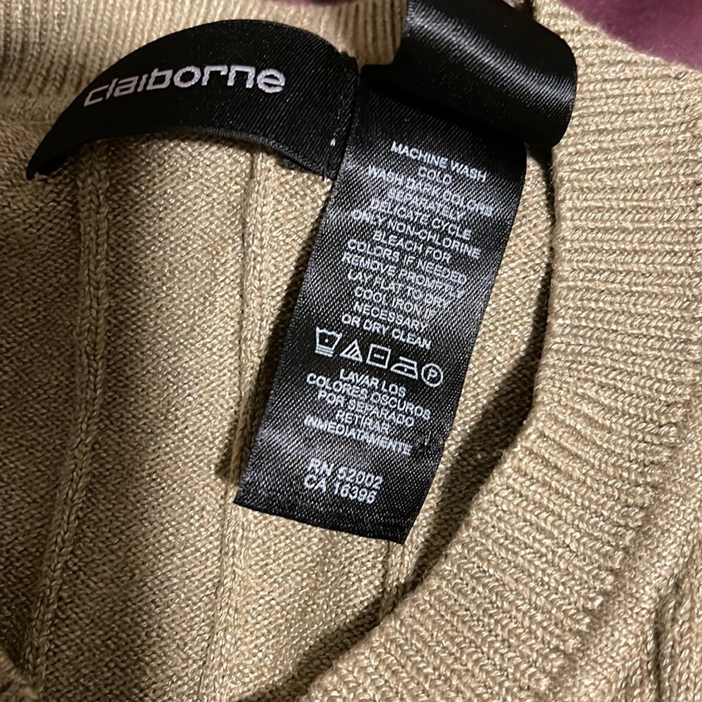 Sweater - Picture 4 of 6